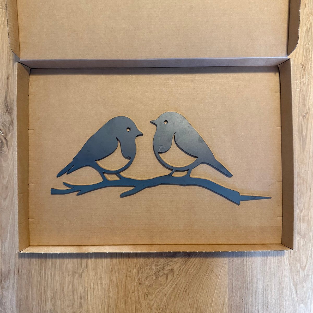 Tuinvorm ROBINET – twee vogels op takje, sla in boom met hamer