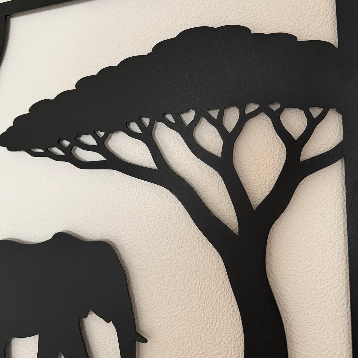Detailfoto van de acaciaboom en zon in het safari ontwerp