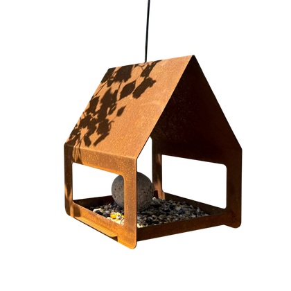 Vogelvoederhuis EON – cortenstalen hangend vogelhuis met RVS haak